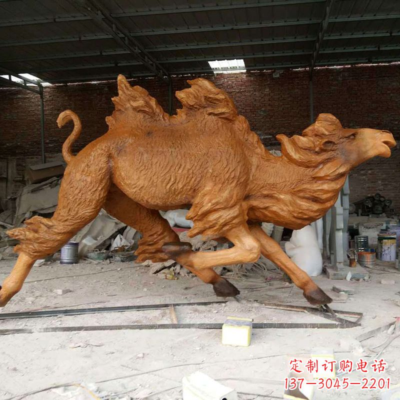 吉林奔跑的骆驼仿真雕塑