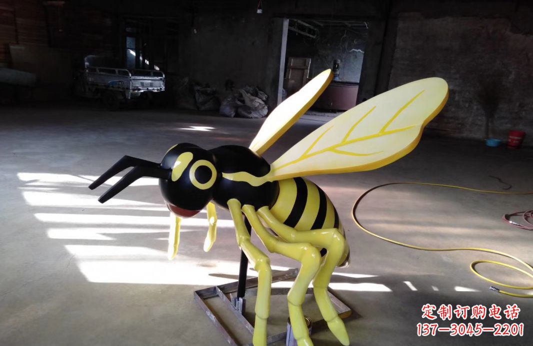 吉林玻璃刚仿真蜜蜂雕塑