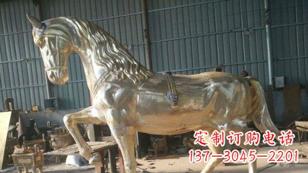 吉林玻璃钢仿铜动物雕塑——给马公园带来活力