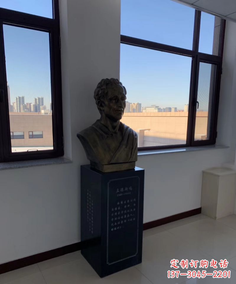 吉林玻璃钢仿铜的孟德斯鸠头像雕塑