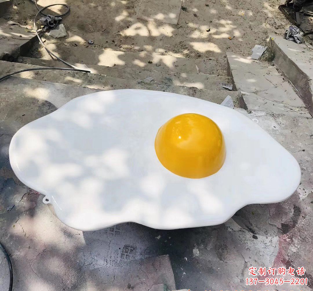 吉林玻璃钢摊鸡蛋景观雕塑