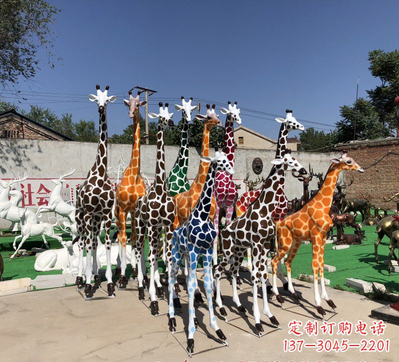 吉林长颈鹿雕塑优雅的艺术品