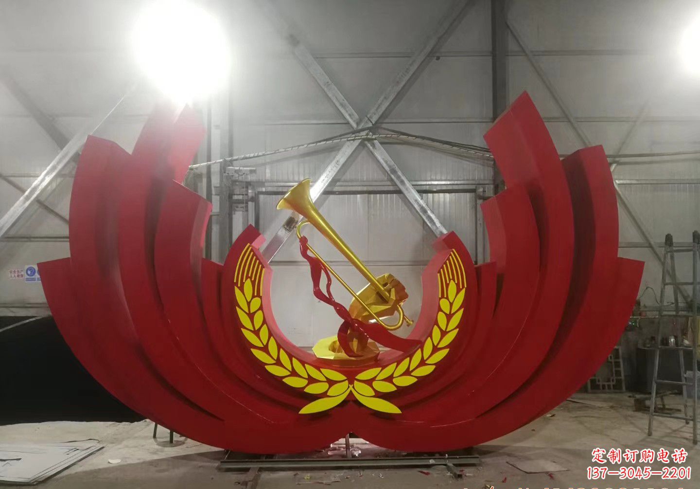 吉林不锈钢冲锋号雕塑缅怀英雄，祝福未来