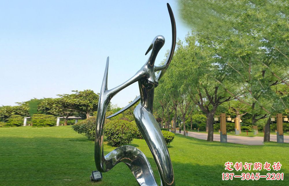 吉林不锈钢美女雕塑给公园注入活力