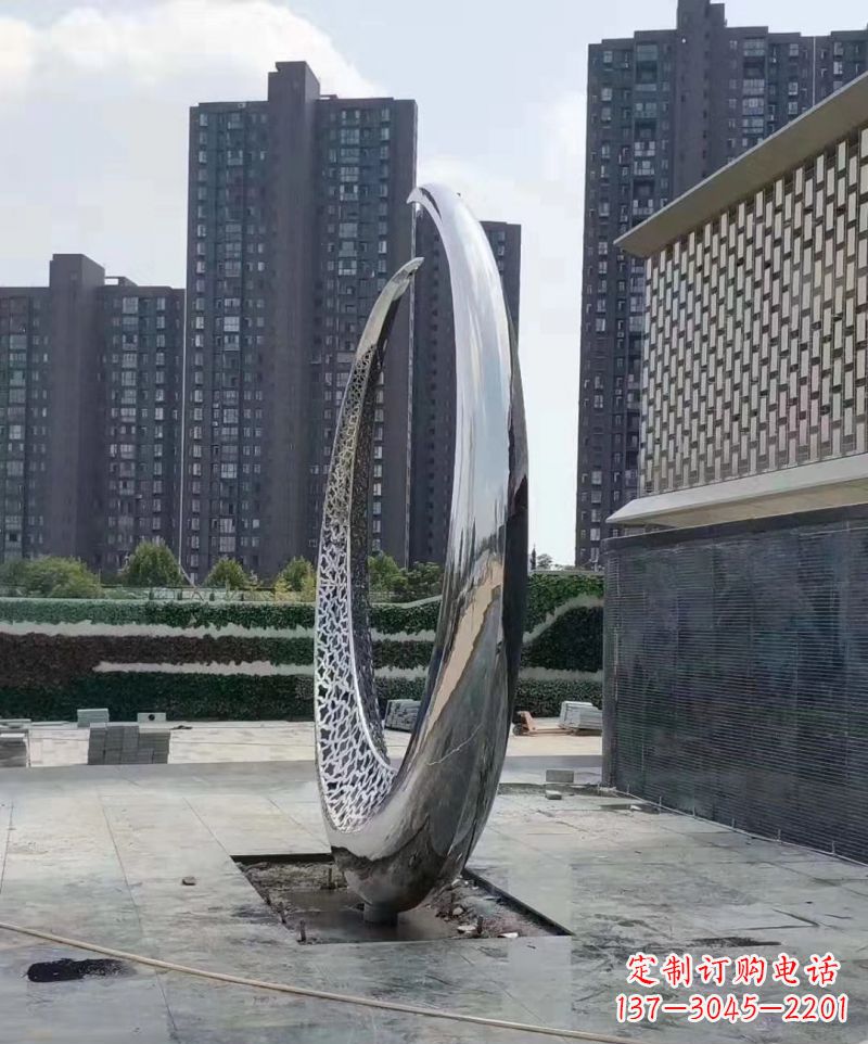 吉林不锈钢抽象月亮雕塑户外摆件
