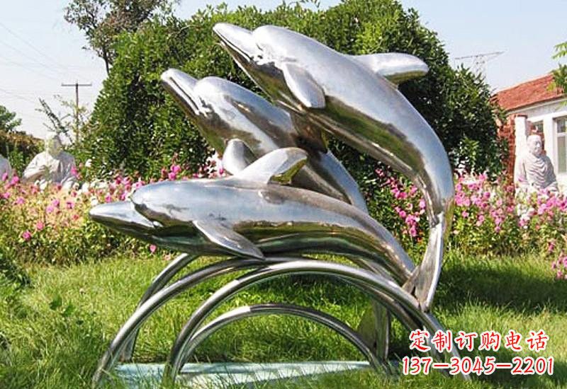 吉林不锈钢公园动物跳跃的海豚雕塑