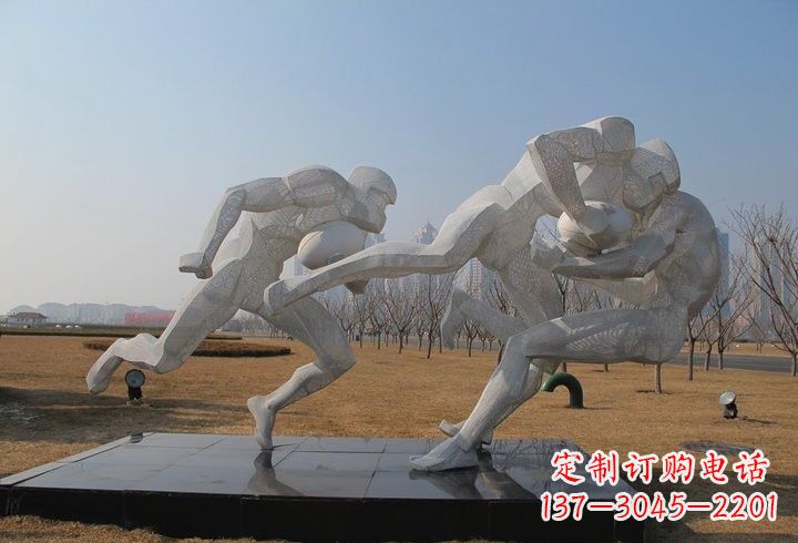 吉林不锈钢公园橄榄球运动员雕塑