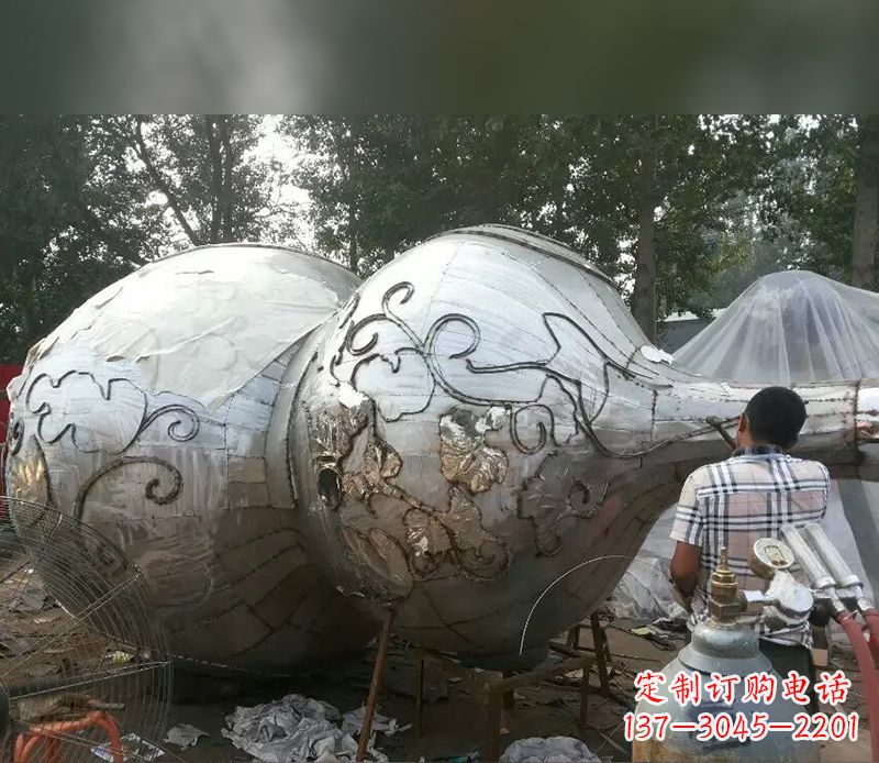 吉林不锈钢葫芦雕塑