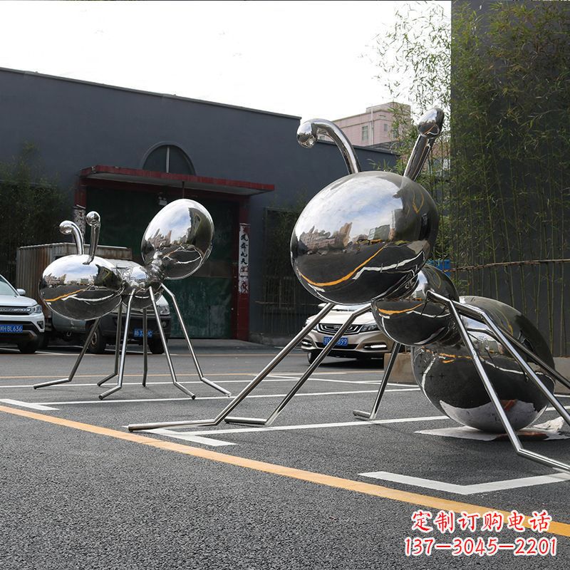 吉林蚂蚁雕塑给城市街道带来活力