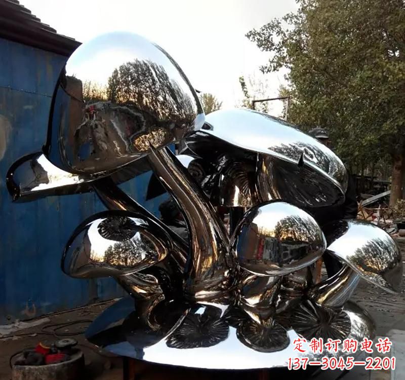 吉林不锈钢蘑菇镜面雕塑