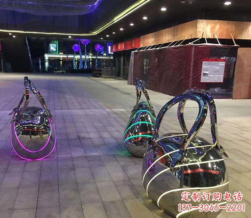 吉林不锈钢手提包雕塑