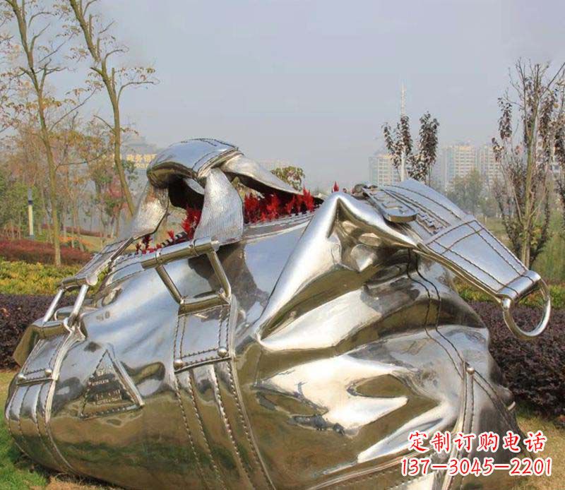吉林不锈钢手提包雕塑1