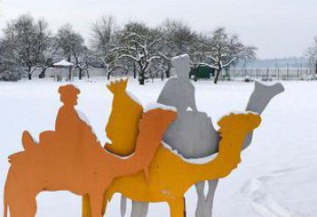 吉林不锈钢骆驼剪影景观雕塑——给城市带来活力