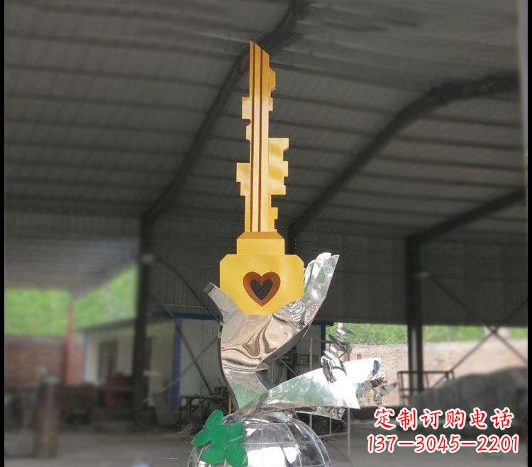 吉林不锈钢校园手提钥匙雕塑