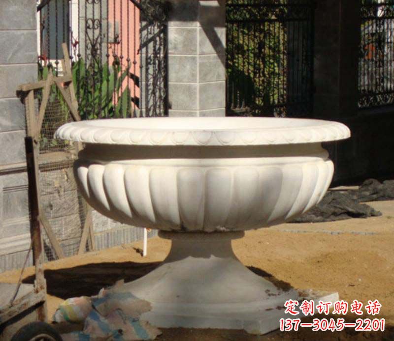吉林精美大理石花盆雕塑