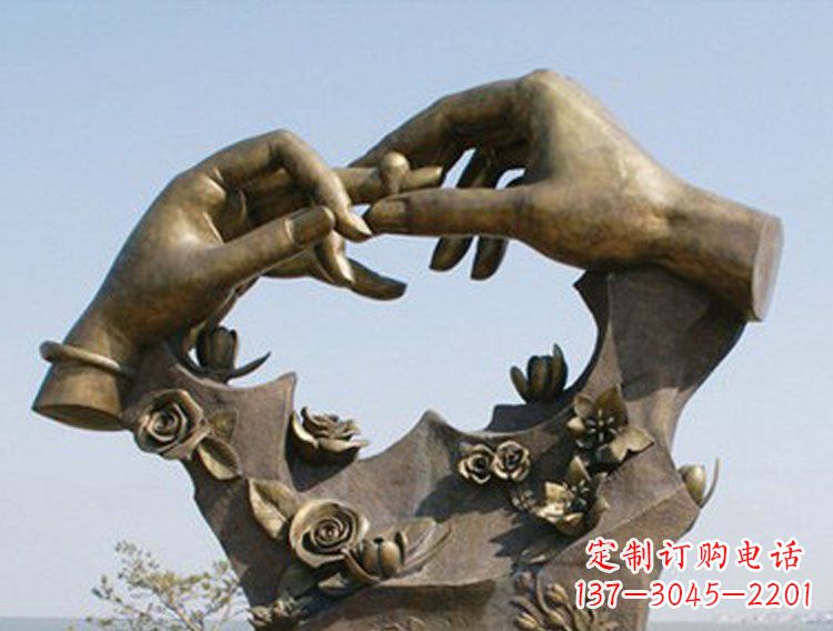 吉林戴戒指的手铜雕