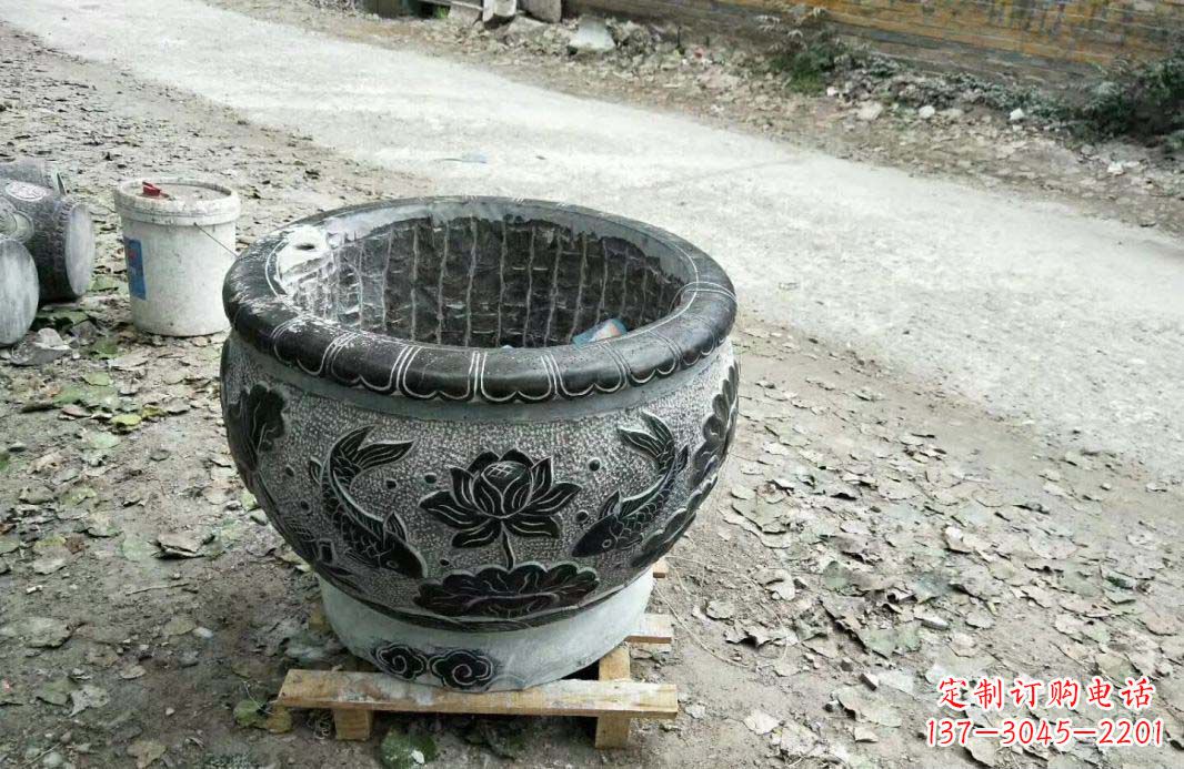 吉林高雅的仿古圆形水缸石雕