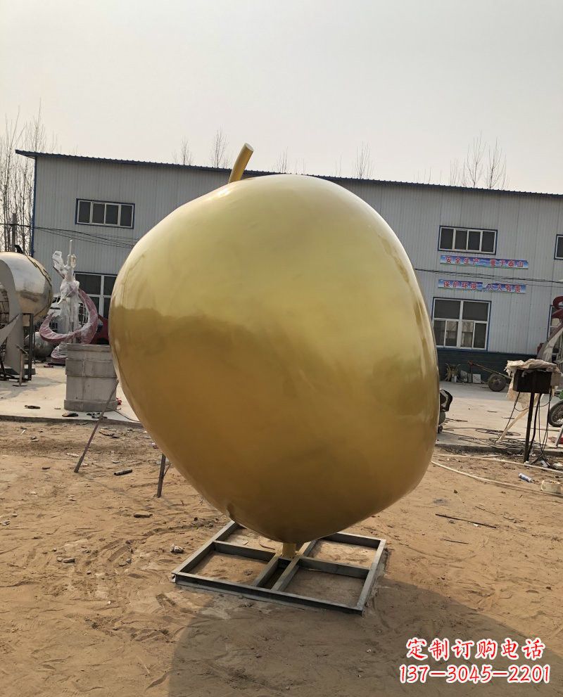 吉林仿铜质苹果玻璃钢雕塑
