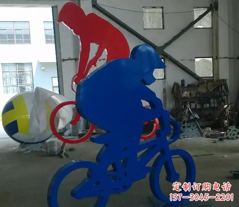 吉林公园不锈钢骑自行车运动人物雕塑