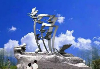 吉林艺术家手工制作的不锈钢飞翔天鹅雕塑