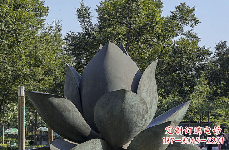 吉林公园莲花景观铜雕