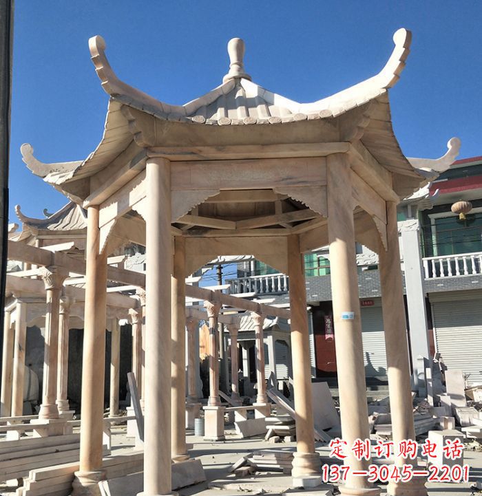 吉林公园晚霞红凉亭雕塑