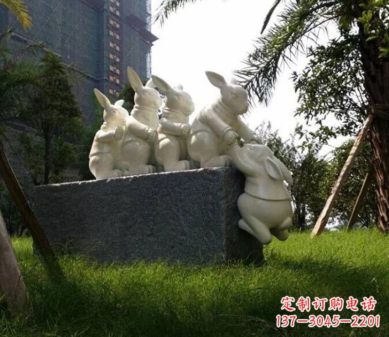 吉林公园小品小兔子石雕