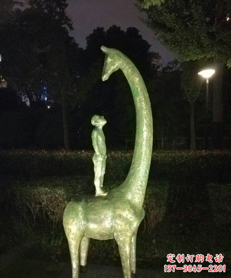 吉林壮观绝伦的长颈鹿雕塑