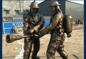 吉林以消防员为原型的铜雕塑