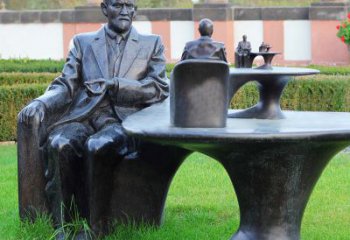 吉林西格蒙德·弗洛伊德情景雕塑，见证历史