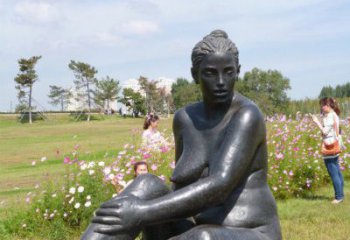 吉林中领雕塑给公园增添开心的女人铜雕