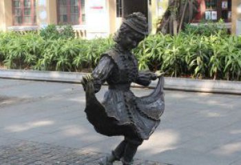 吉林中领雕塑推出的爱舞的小少女铜雕，以少女跳…