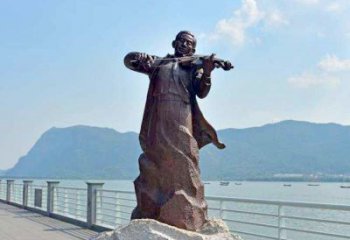吉林海边拉小提琴的聂耳雕像