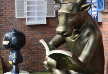 吉林看书的牛卡通动物铜雕：艺术品级的制作品质