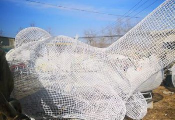 吉林镂空小鸟动物雕塑，由中领雕塑厂家专业定制…