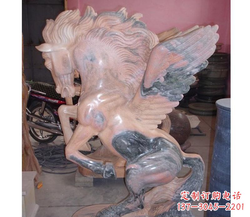 吉林晚霞红奔马石雕