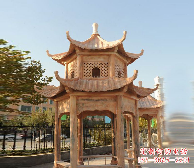 吉林晚霞红景区休息凉亭