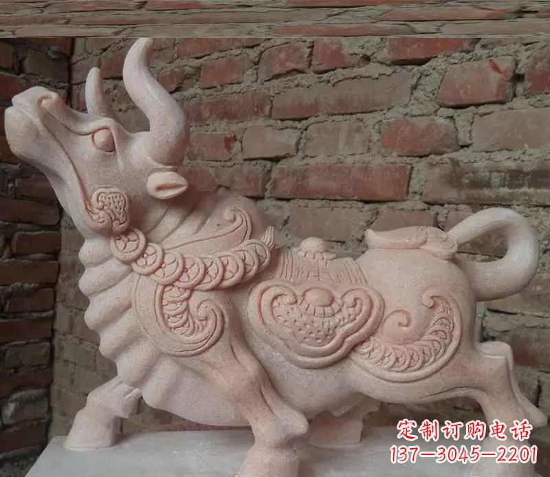 吉林晚霞红小牛雕塑