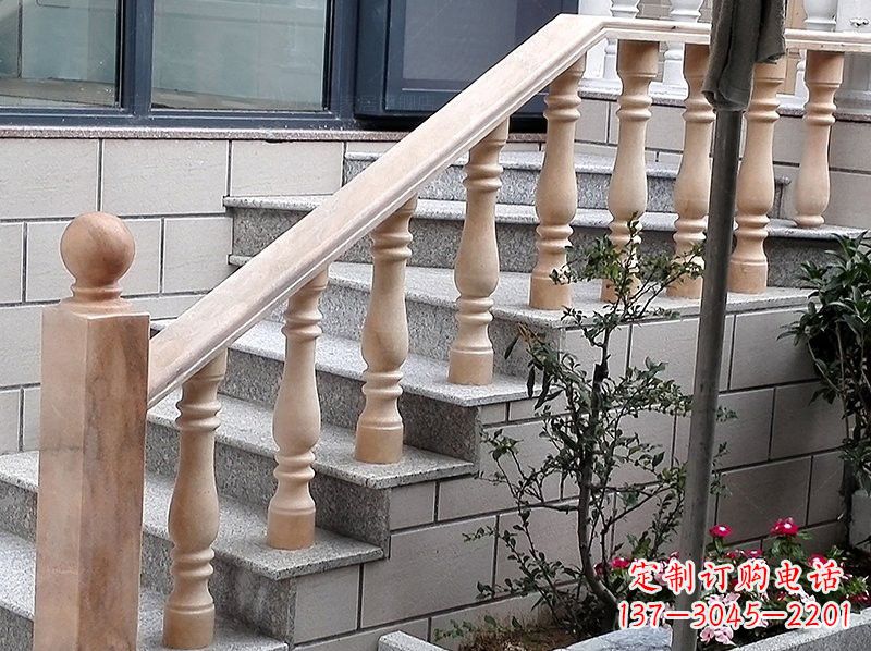 吉林晚霞红小区栏杆石雕