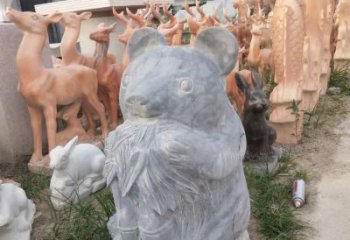 吉林青石熊猫雕塑，传承古典文化