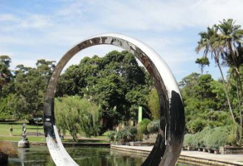 吉林水景不锈钢镜面圆环雕塑