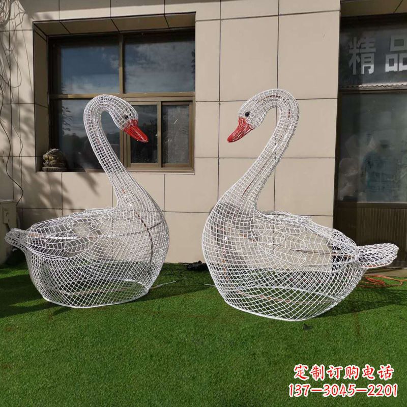 吉林卧姿天鹅网格动物雕塑园林草坪动物摆件