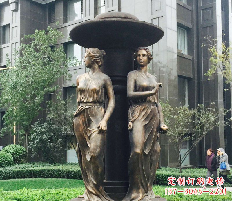 吉林小区西方女人人物铜雕