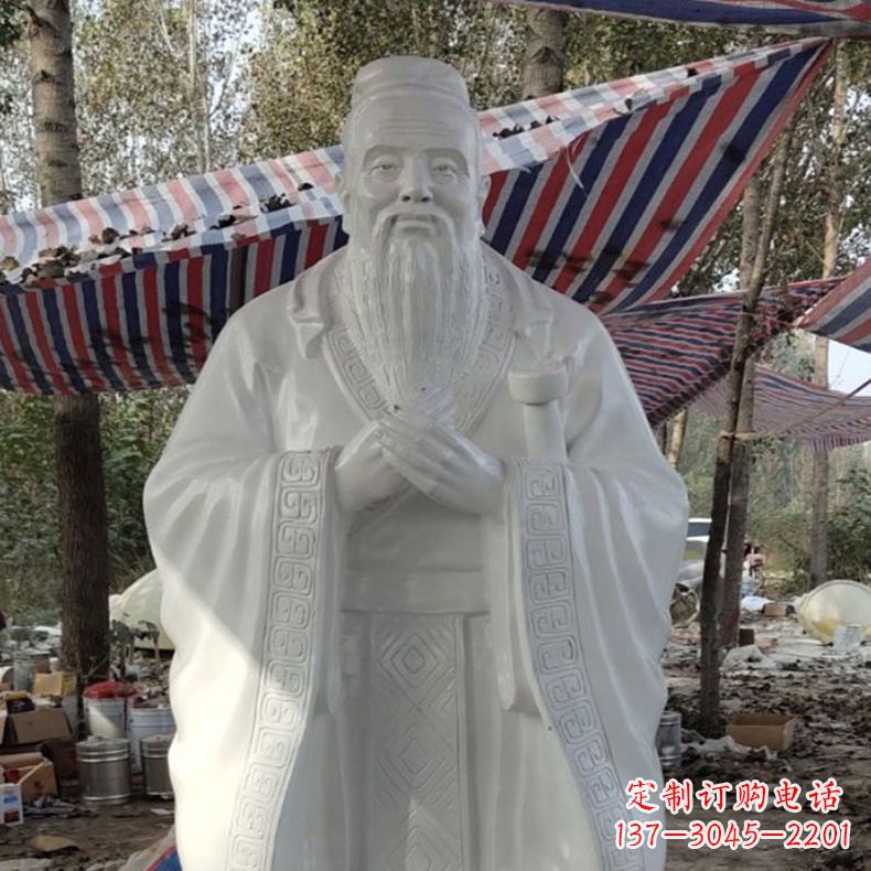 吉林校园孔子雕像