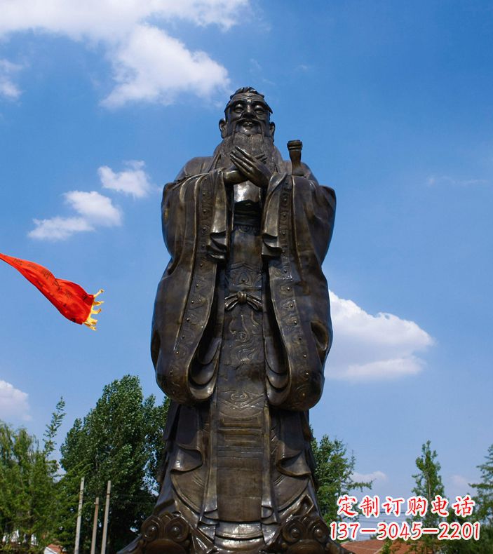 吉林校园里的孔子雕像