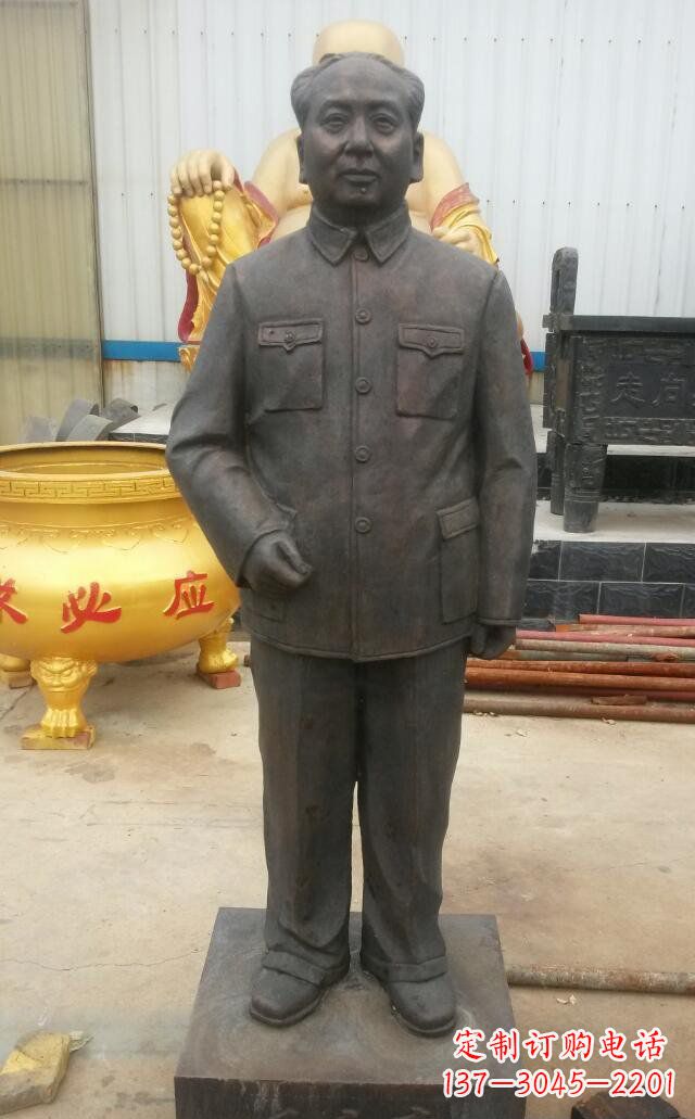 吉林校园毛主席伟人铜雕