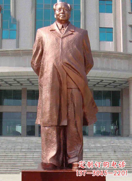 吉林校园毛主席铜像