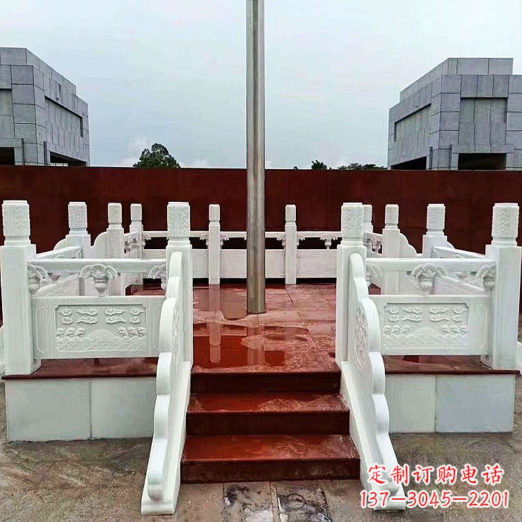 吉林学校石雕升旗台