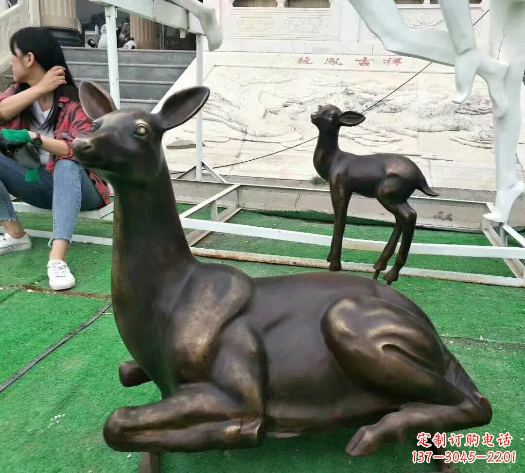 吉林铸铜广场动物鹿雕塑